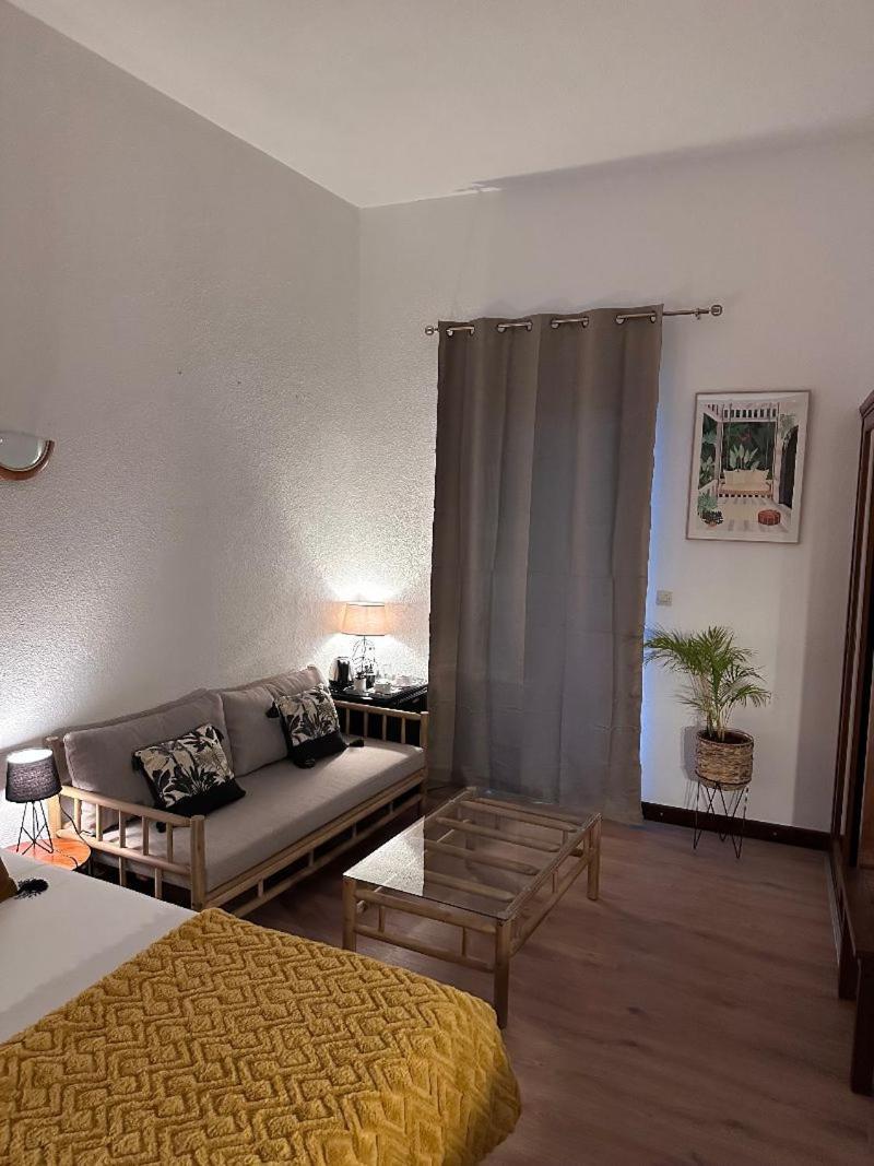 Hotel Residence Le Phoenix แซ็ง-ปีแยร์ ภายนอก รูปภาพ