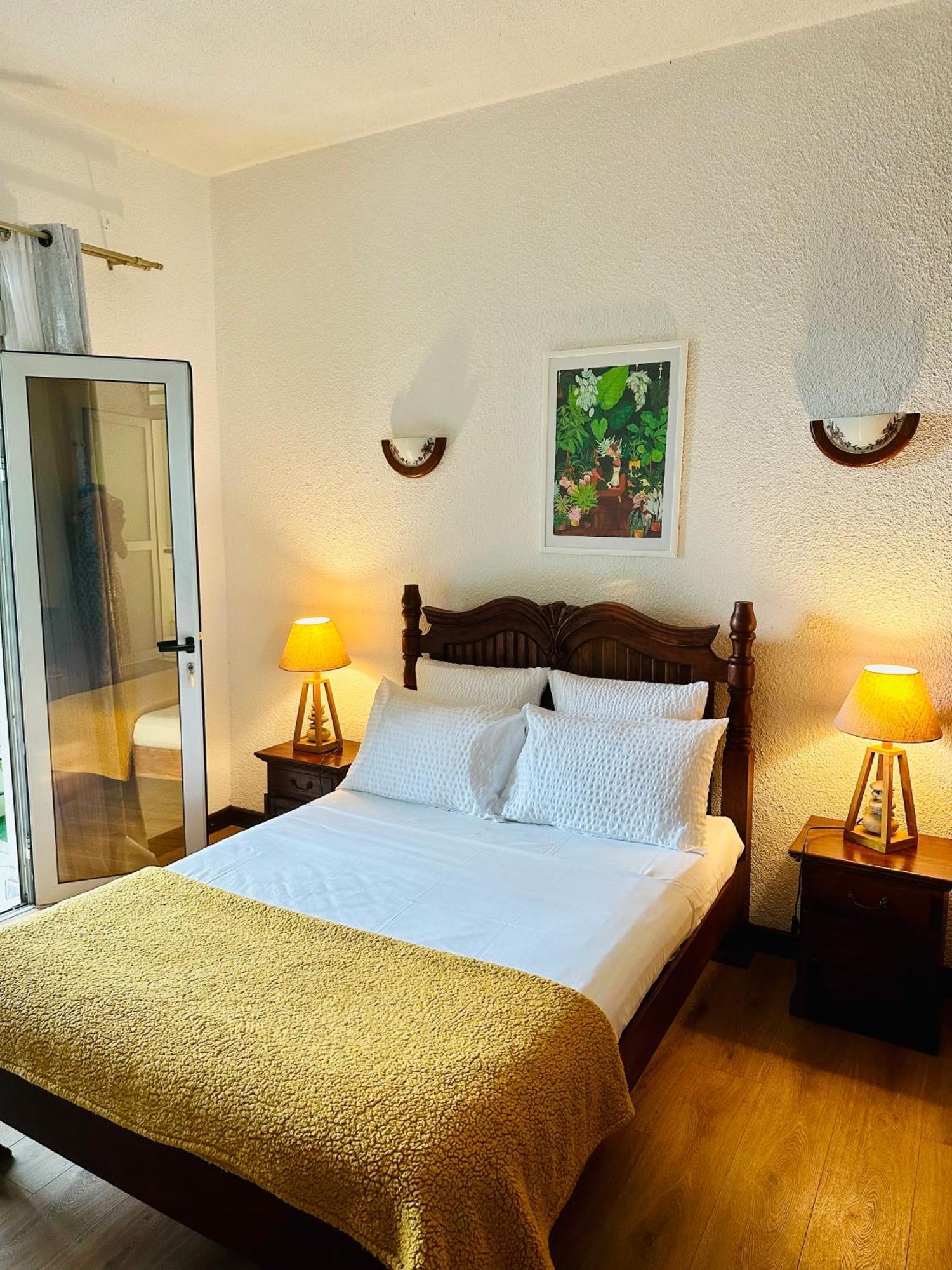 Hotel Residence Le Phoenix แซ็ง-ปีแยร์ ภายนอก รูปภาพ
