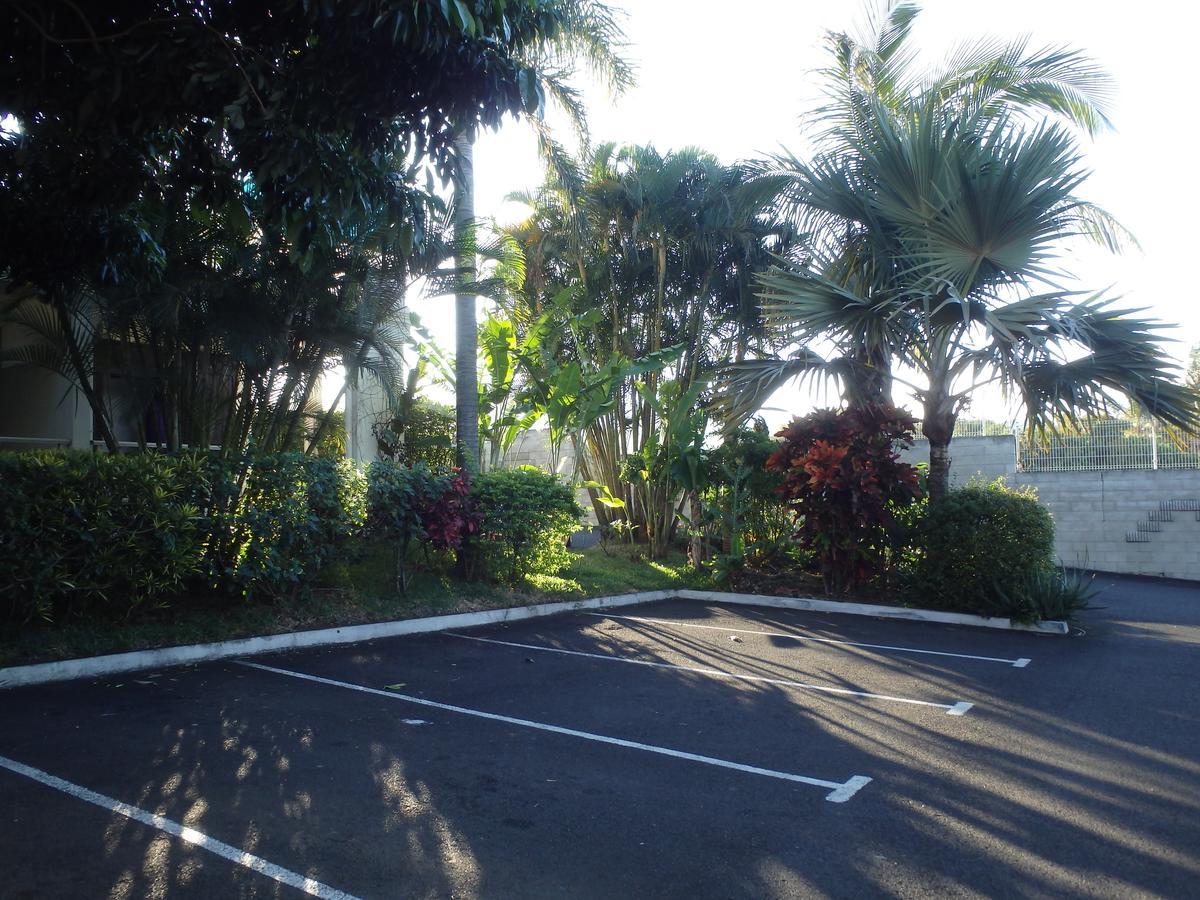 Hotel Residence Le Phoenix แซ็ง-ปีแยร์ ภายนอก รูปภาพ
